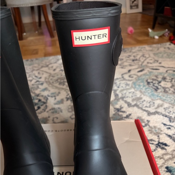 Hunter Women's Short Matte Black Rain Boots - Picture 3 of 11